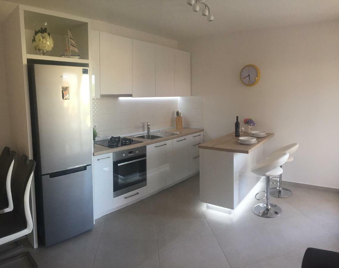 Apartmani Porat Malinska Exterior photo